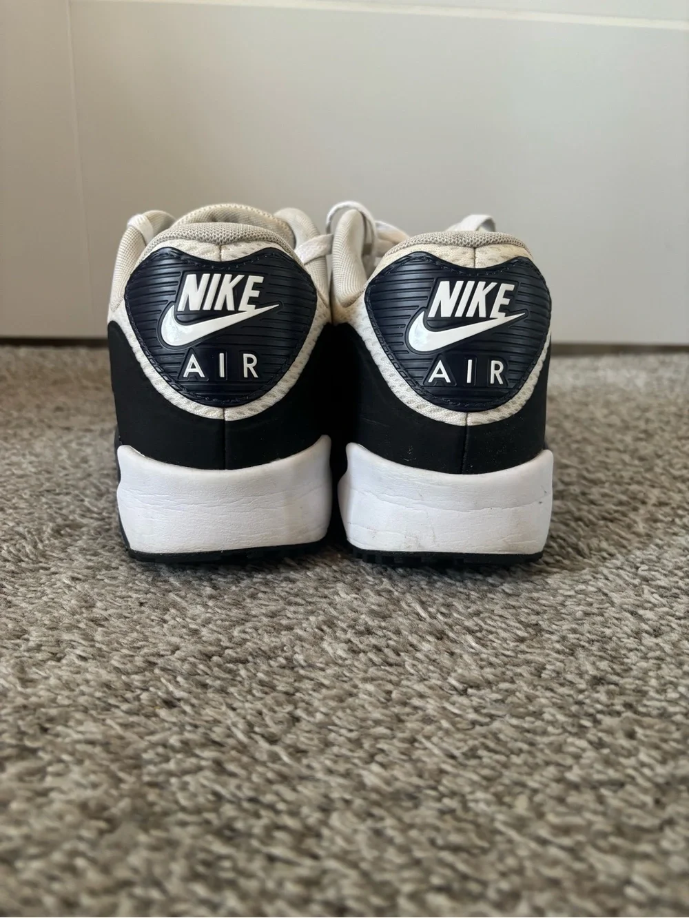 Nike Air Max Men's White and Navy Low-Top Sneakers